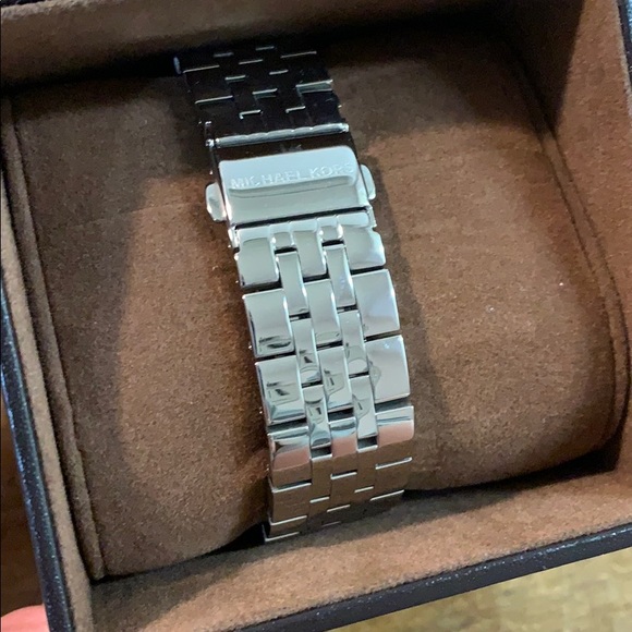 Michael Kors Watch - Picture 3 of 3